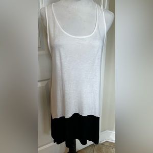New York & Company Sz M Asymmetrical Black White Sleeveless Blouse Top